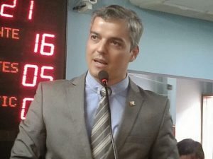 Requerimento apresentado por Lairinho Rosado foi aprovado pela maioria dos vereadores 