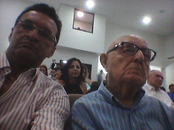 Eu, (Ricardo) e meu bom amigo Padre Sátiro, (somos membros do Icop) prestigiando a posse da nova diretoria na sexta à noite. Parabéns a nova diretoria.