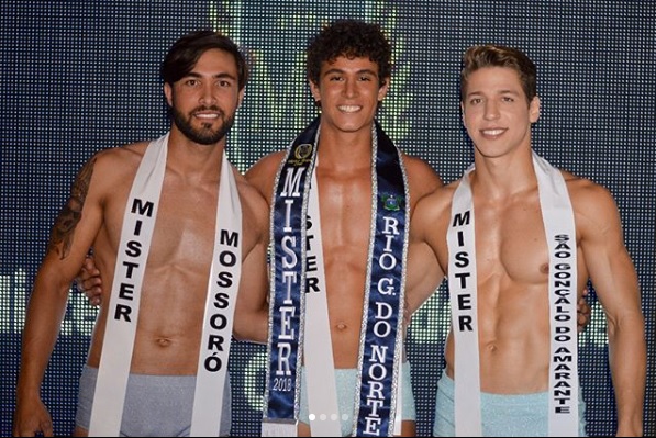 Gustavo Amorim (2º colocado) com Guilherme Holanda (Mister RN 2018) e Renan Pablo (3º colocado). 