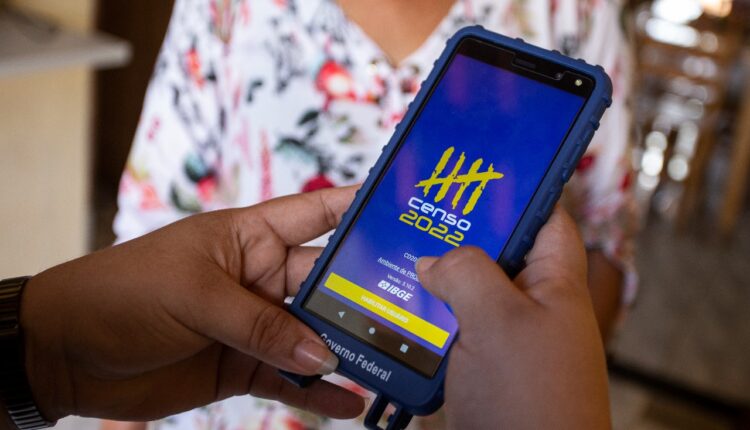 O IBGE calcula o valor para a realização do Censo 2022 em R$ 2.292.907.087,00.