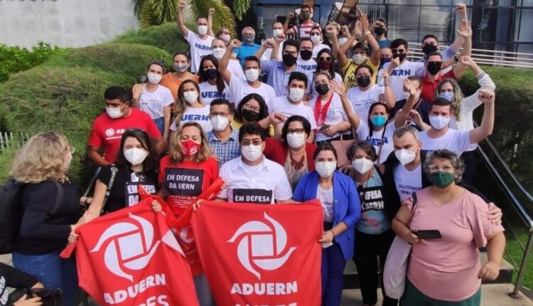 A autonomia financeira é uma das pautas mais importantes para a comunidade acadêmica.