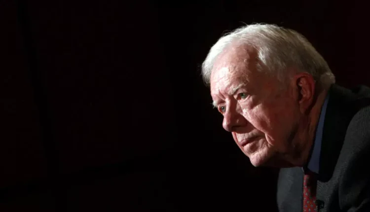 Foto de arquivo mostra o ex-presidente Jimmy Carter em entrevista coletiva no Cairo, Egito (12/1/12). © Amr Dalsh / Reuters