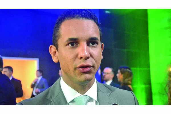 Allyson quer mais oito meses para resolver duas mil cirurgias na fila de espera