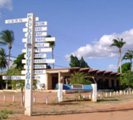 Uern publica edital do concurso público com 66 vagas para docentes