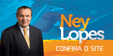 Análise: “Trump protege os ricos e reduz direitos dos pobres”