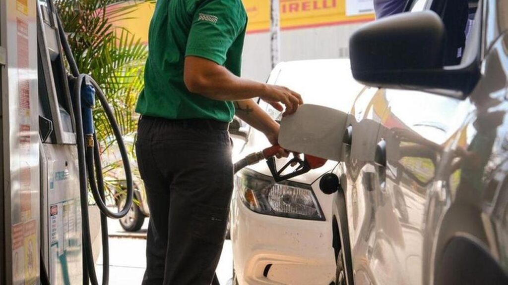 Operação investiga formação de cartel de postos de combustíveis em Fortaleza