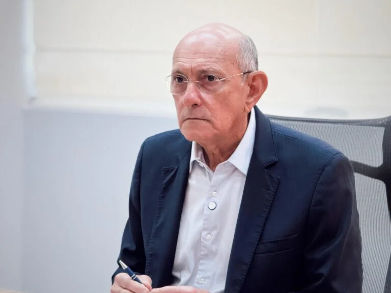 Artigo 03/11/2025  17:28  Artigo – “Missão Empresarial à China: Inovação e Transformação Industrial”, por Roberto Serquiz