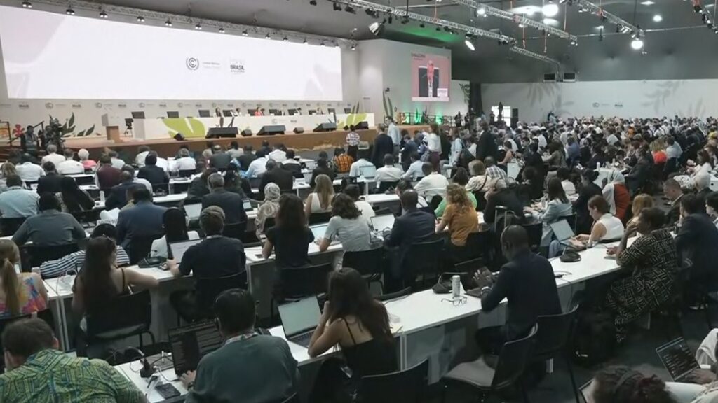 COP30 marca plenárias de encerramento para manhã deste sábado e tenta fechar pacote de decisões na madrugada