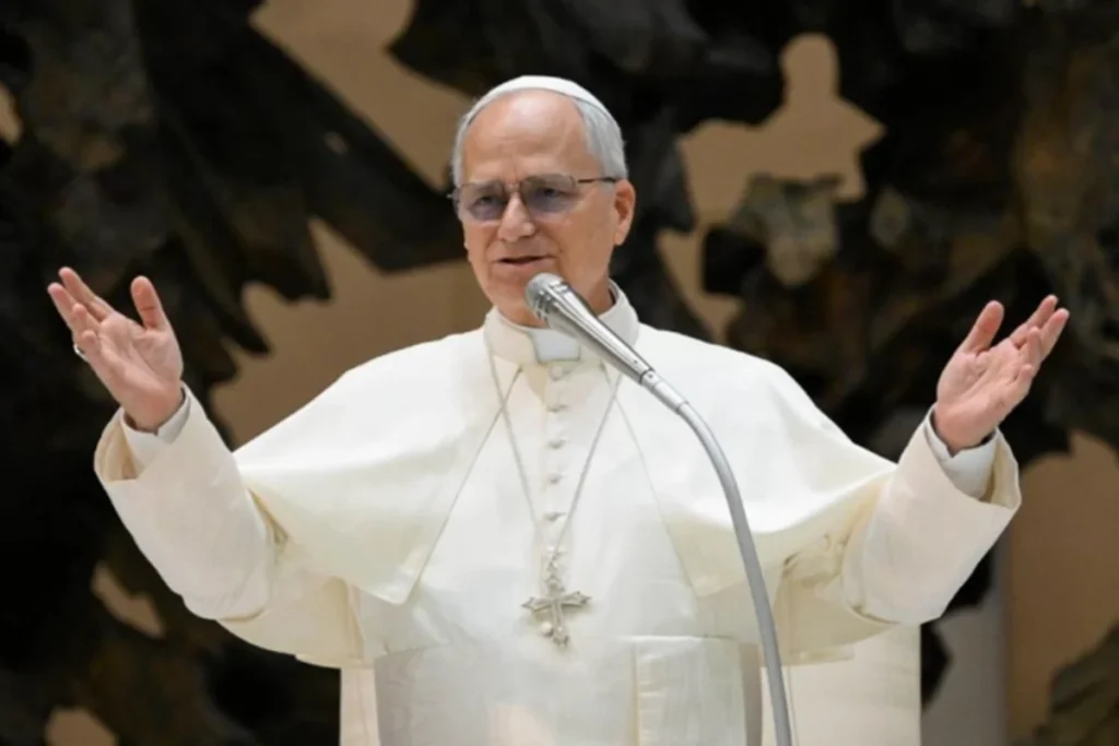 Papa  Leão XIV decreta que só Jesus é salvador e veta Maria “corredentora”