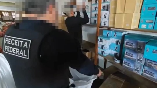 Receita Federal apreende 2 toneladas de produtos eletrônicos falsificados e sem homologação da Anatel em Natal