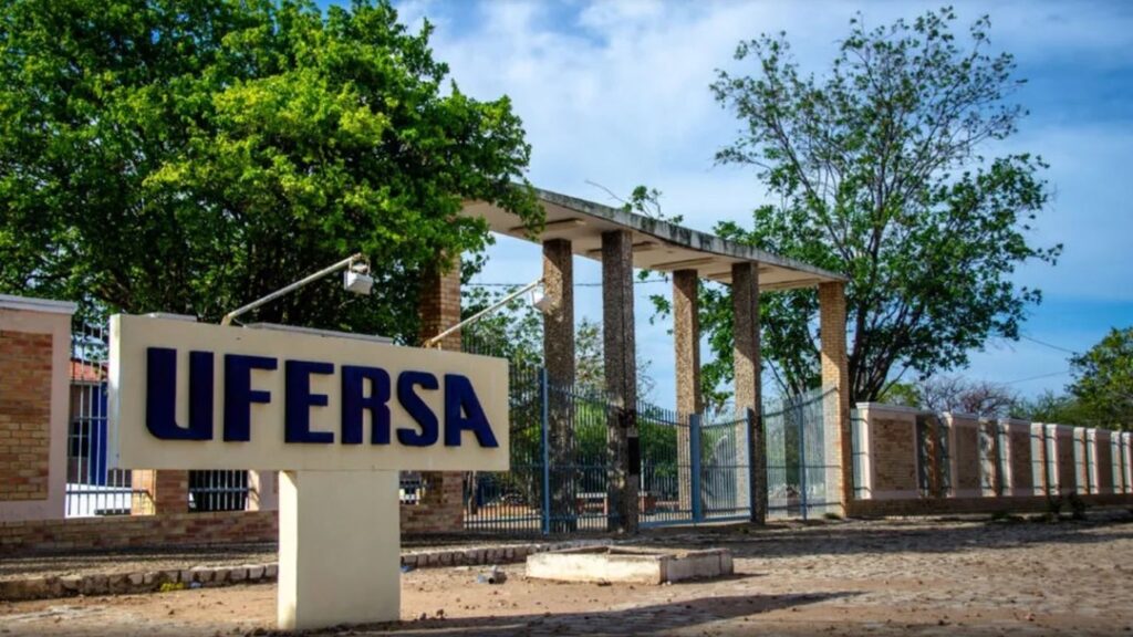 Concurso público da Ufersa tem 24 vagas para professor com salários de até R$ 14 mil