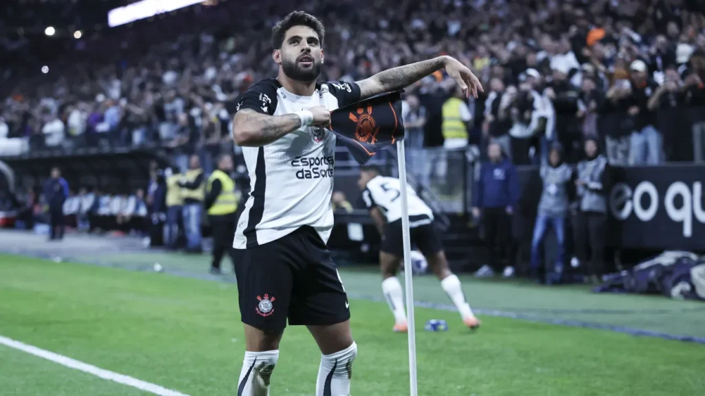Memphis e Yuri brilham, Corinthians vence o São Paulo e chega aos 45 pontos