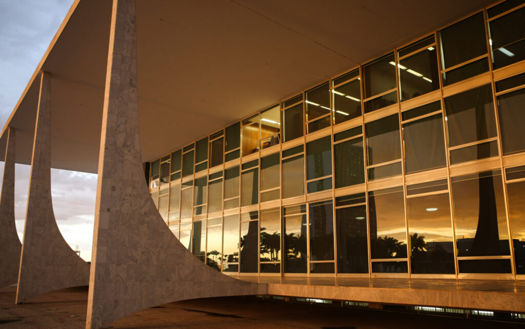 STF declara perda imediata de mandato da deputada federal Carla Zambelli