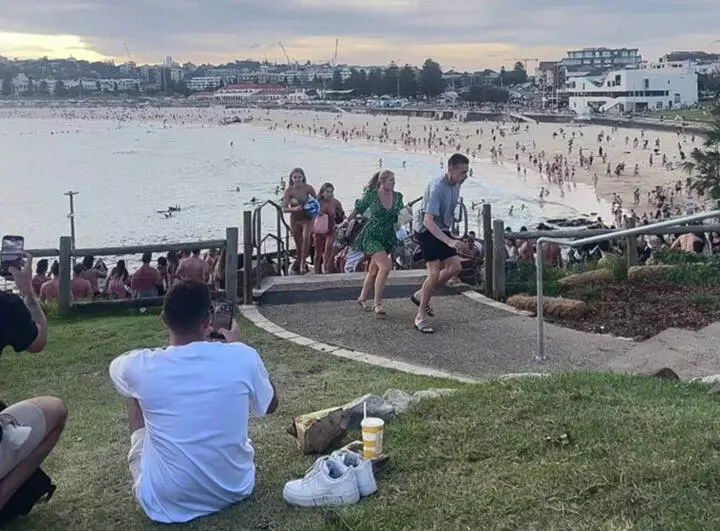 Ataque em praia de Sydney visou judeus e foi ato terrorista, dizem autoridades australianas