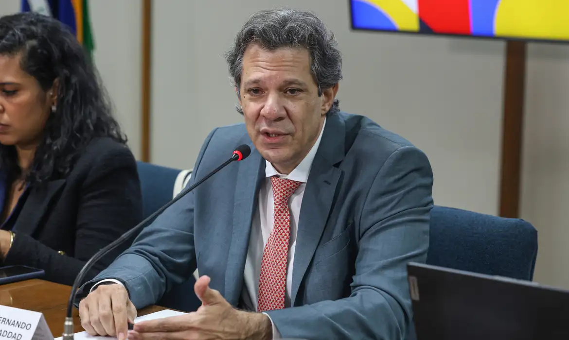 Haddad propõe que Banco Central fiscalize fundos de investimentos