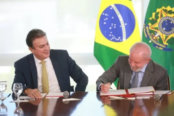 Governo Federal atualiza regra de reajuste do piso salarial dos professores e garante ganho real